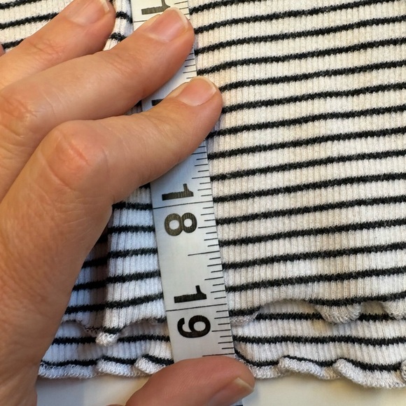 Hollister teen short sleeve stripped shirt w embroidered butterfly detail SMALL - Picture 8 of 8